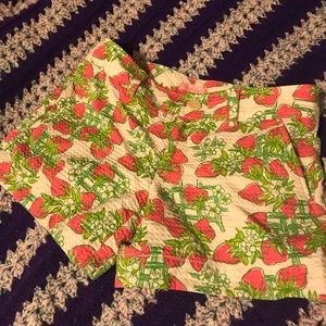 Creme Fraiche 2 Lilly Pulitzer Shorts Strawberries